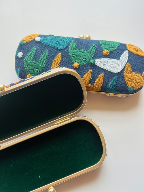 手刺繍の眼鏡ケース『たんぽぽ』【受注生産】 | iichi 日々の