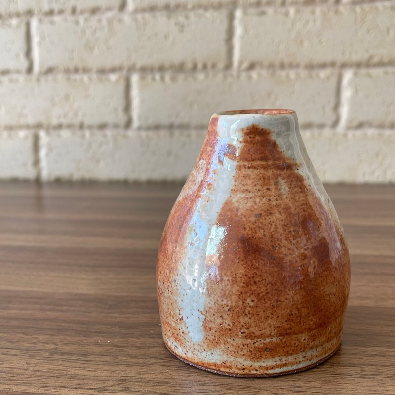 Shino glaze fired small flower vessel - เซรามิก - ดินเผา สีนำ้ตาล