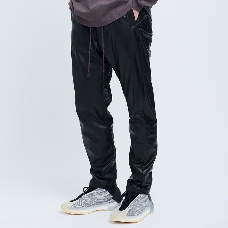 VOID PANTS vegan leather joggers in black - กางเกงขายาว - หนังเทียม สีดำ