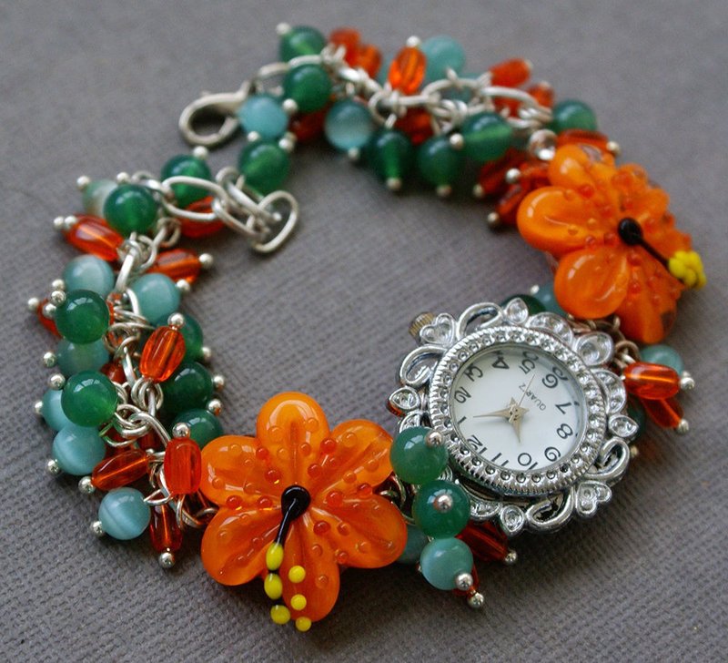 Orange with green beaded floral watch with handmade lampwork hibiscus beads - นาฬิกาผู้หญิง - แก้ว สีส้ม