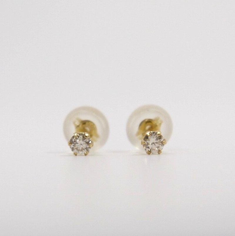 Single Diamond Earrings 0.05/0.05ct Total 0.1ct K18YG/PT900 Stud Earrings, Small - ต่างหู - เพชร ขาว
