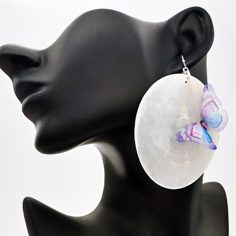 Daqian design simulation 2 layer tulle butterfly Swarovski natural mirror shell earrings / clip - ต่างหู - ผ้าฝ้าย/ผ้าลินิน สีน้ำเงิน