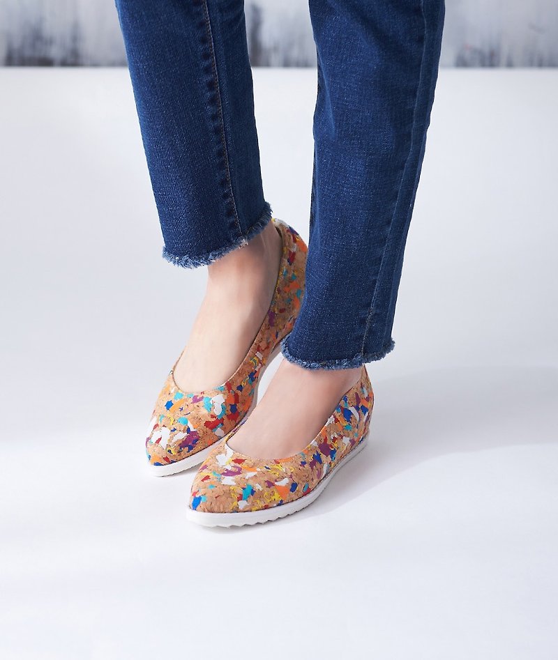 Zero size-[Colorful Rainforest] Splashed ink cork micro-pointed inner height increasing shoes (23/23.5) - รองเท้าลำลองผู้หญิง - ไม้ก๊อก สีกากี