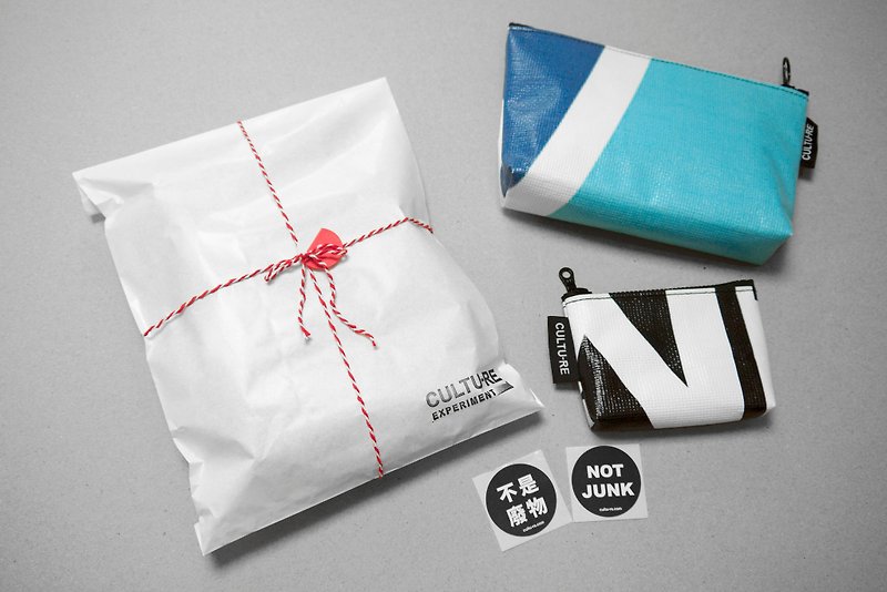 Waterproof in rainy days. Canvas universal bag + coin purse. Christmas gift free packaging - กระเป๋าเครื่องสำอาง - วัสดุกันนำ้ หลากหลายสี