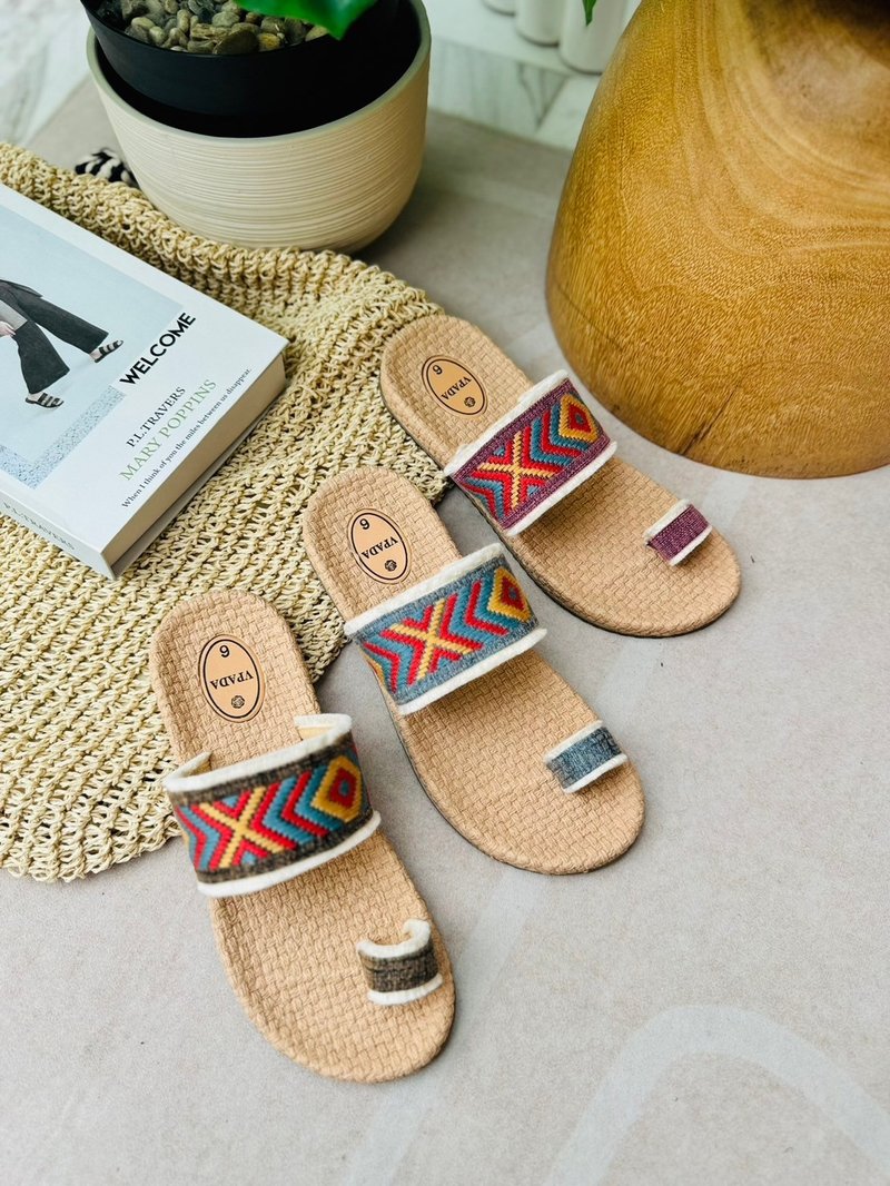 Boho Vpada_sandals Embroidery Collection รองเท้าแตะชายหาดแบน - รองเท้าแตะ - งานปัก 