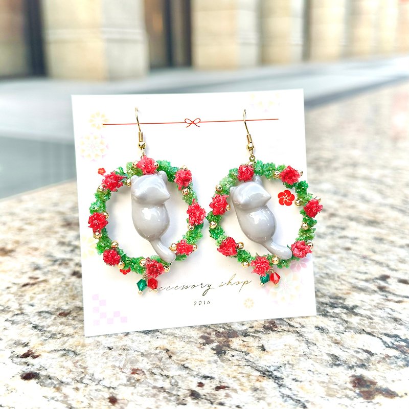 【SGS Safety Certification】Christmas Kitten Wreath (Blue Cat (Grey)) - Earrings & Clip-ons - Other Materials Multicolor