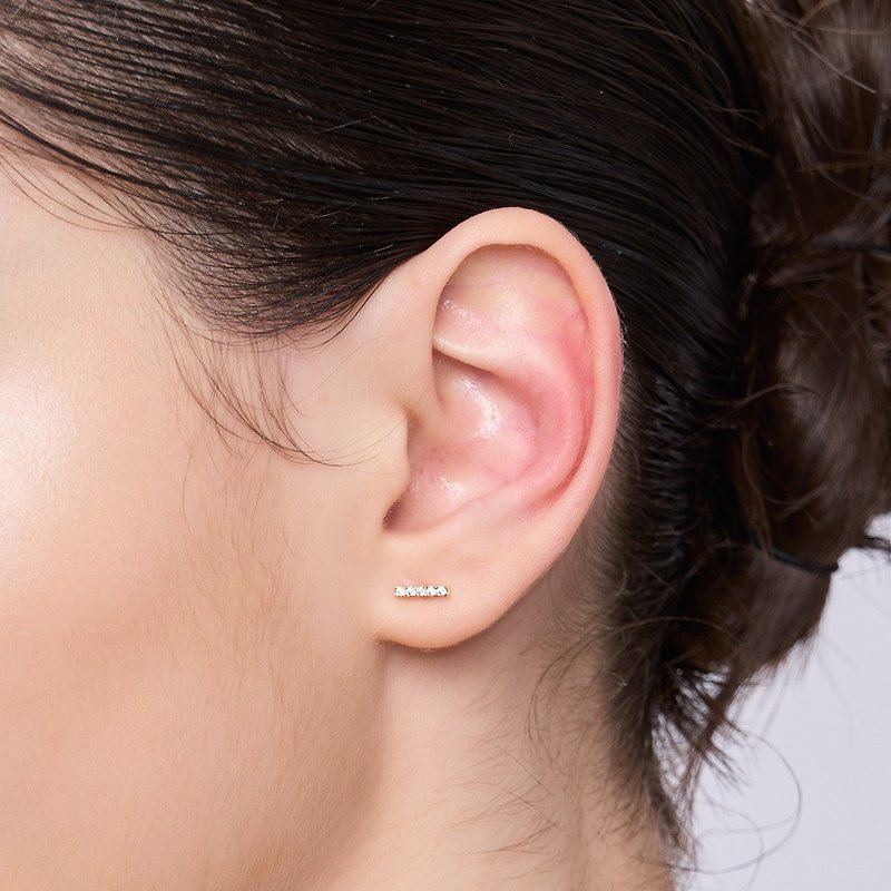 簡約鑲鑽耳環 純18K金 Linear Diamond Earring - 耳環/耳夾 - 鑽石 金色
