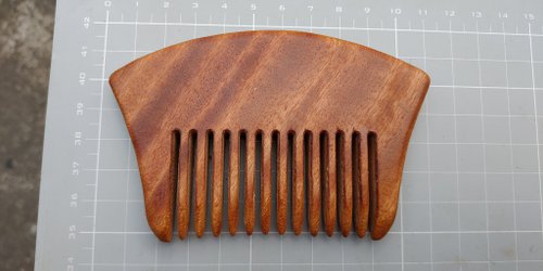就是愛木頭 臺灣牛樟木方塊型口袋梳(C)