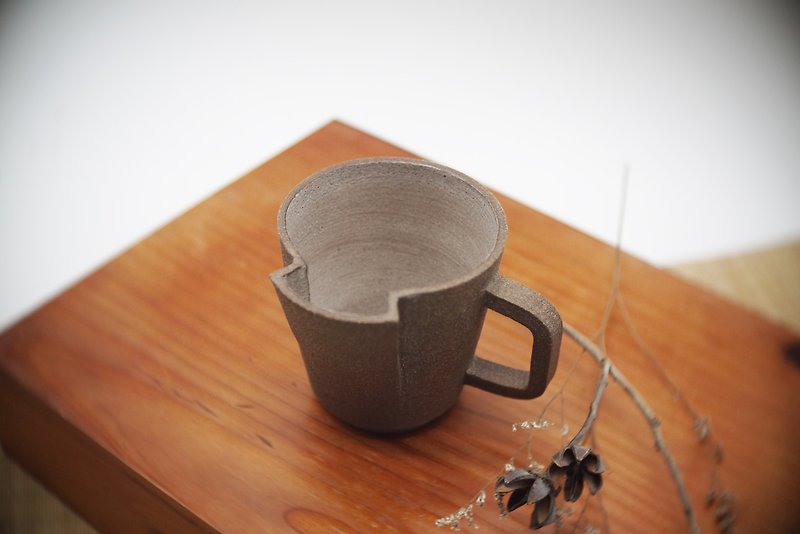 無用生活研習所－陶瓷素色內白陶杯－簡單樸素 - 咖啡杯/馬克杯 - 陶 咖啡色