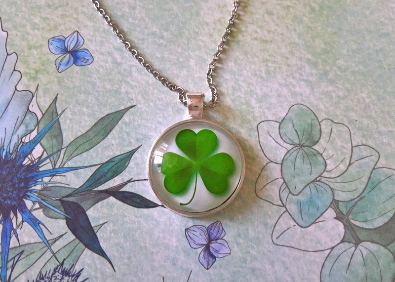 Shamrock Clover pendant Necklace Lucky Shamrock pendant St. Patrick's Day - สร้อยคอ - โลหะ สีทอง