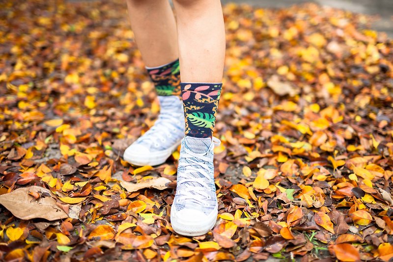 [Xiaochuang Socks] Baodao Kayin-Hundred Step Snake Socks Hiking Socks Hiking Socks Sports Socks Black Orange - Socks - Eco-Friendly Materials Black