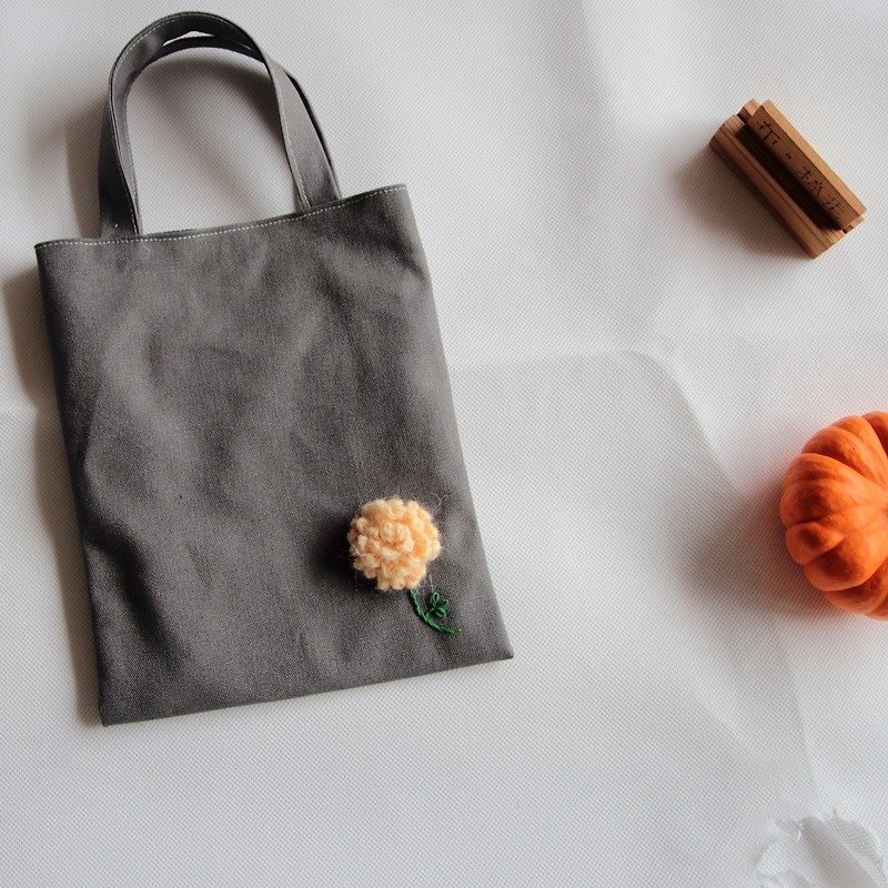 Cotton Fabric: Canvas  bag,Knitting flower,deep Gray - กระเป๋าถือ - ผ้าฝ้าย/ผ้าลินิน สีเทา
