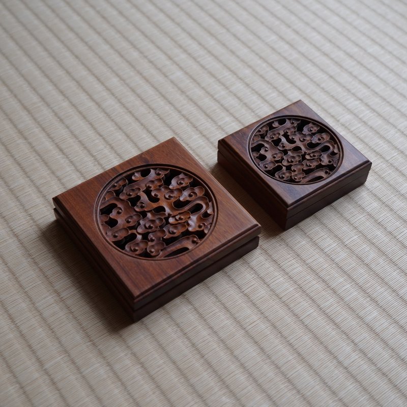 Red rosewood solid wood auspicious cloud shaped wooden square plate - น้ำหอม - ไม้ 