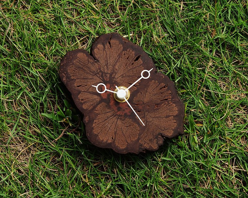 [Plum Flower Vine Series] Log Silent Table Clock - นาฬิกา - ไม้ สีนำ้ตาล