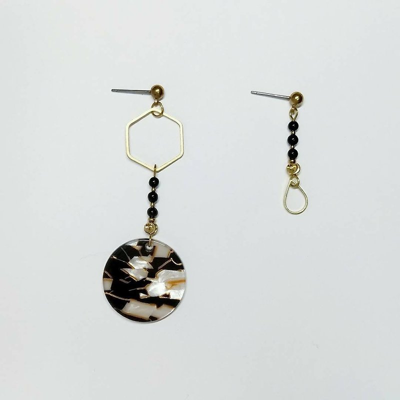 Resin black agate brass earrings-half's half/ ear pin/ ear clip/ agate - Earrings & Clip-ons - Resin Black
