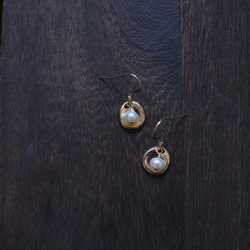 Emerald Gift. Nian Cui-Japanese AKOYA pearl 14kgf design ear hooks - Earrings & Clip-ons - Jade Gold