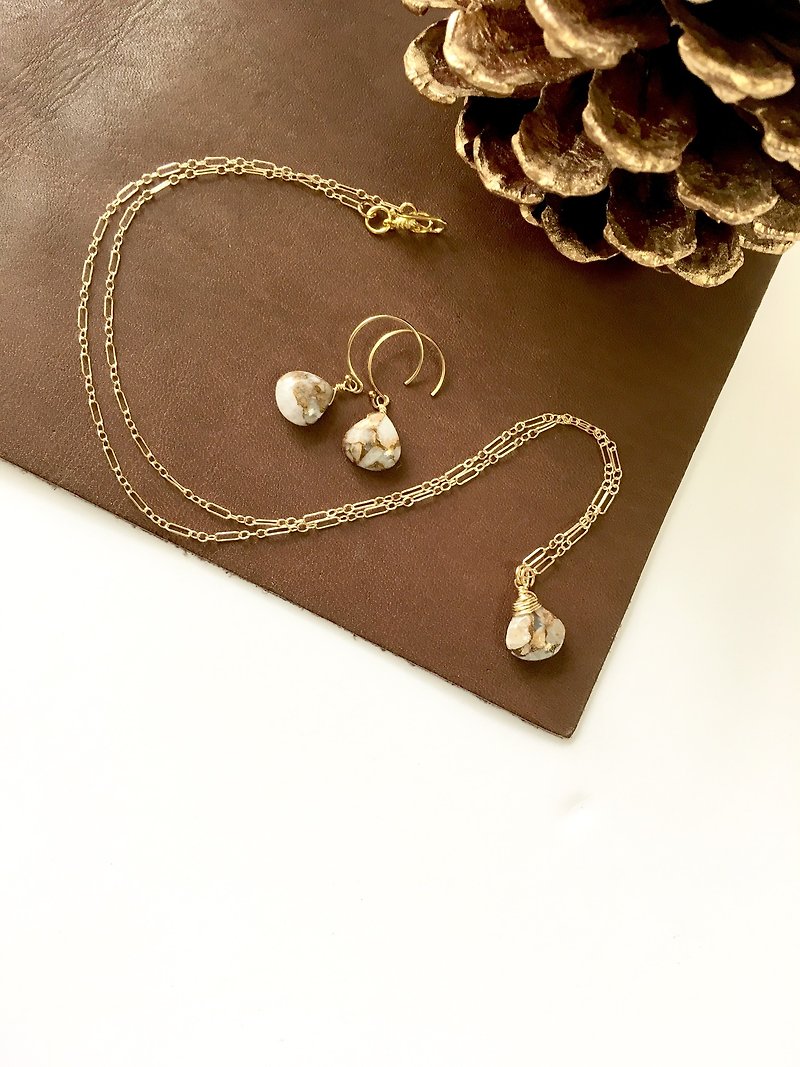 Calcite 【Set up】 【Gift】 14kgf - Necklaces - Stone Gold