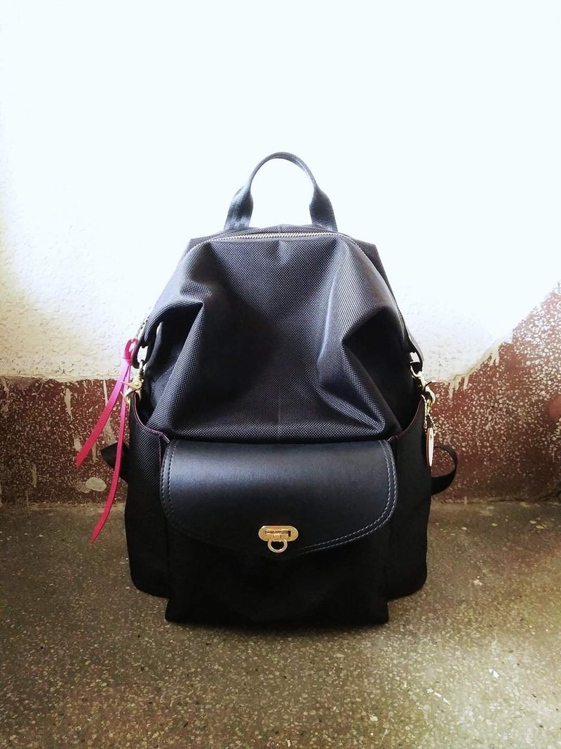 RUN-小款黑(專屬訂單-真皮料) - 後背包/背包/書包 - 防水材質 黑色