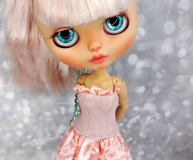 人形。カスタムブライス人形。ピンクの髪の人形。 - ショップ
