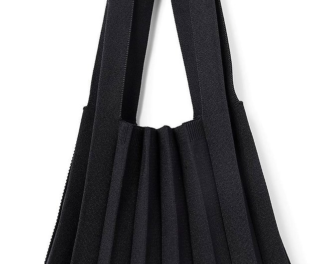 PLEATS MAMA Knit Pleats_Shoulder (Black) - Shop NOTAG - Messenger 