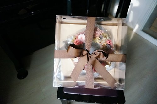 薇喨花藝 W Florist 花圈禮盒包裝