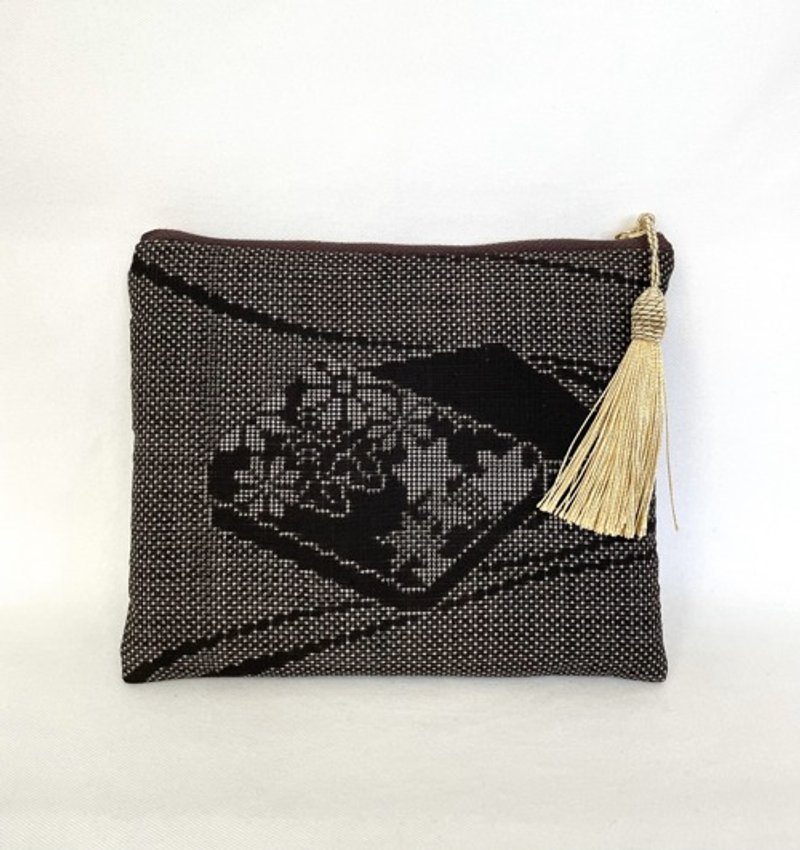 Pinkoi Proxy Purchase - *Antique kimono* Muddy Oshima Tsumugi pouch with flowing water and incense box pattern (5 marks) - Toiletry Bags & Pouches - Cotton & Hemp 