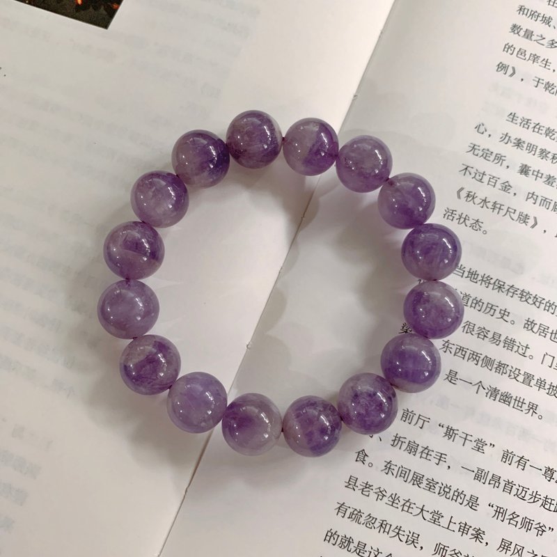 Peeled grapes. Natural Lavender Amethyst 12mm Bracelet Literary and Academic Inspiration Wisdom Bracelet - สร้อยข้อมือ - คริสตัล สีม่วง