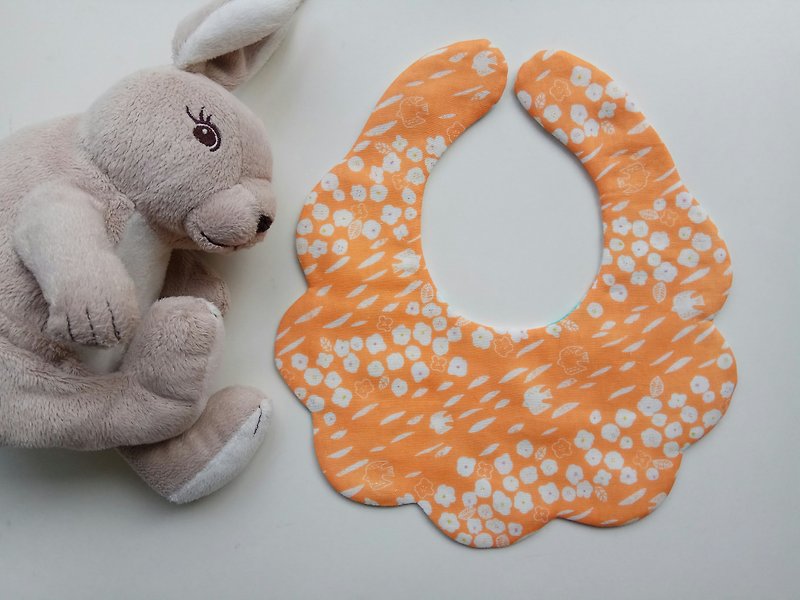 Japanese cotton gauze, orange bottom, white flower cotton yarn, cloud-shaped bib, baby bib - Baby Gift Sets - Cotton & Hemp Orange