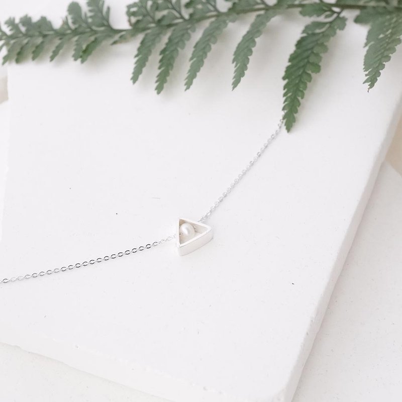 Handmade simple triangle pearl sterling silver necklace - สร้อยคอ - เงินแท้ ขาว