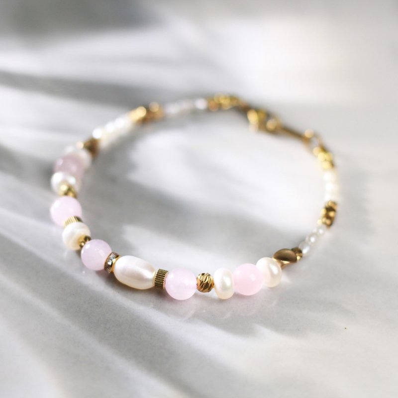 Marshmallow Princess-Sweet | Natural Pink Crystal Pearl Bronze Bracelet - Bracelets - Other Metals Pink