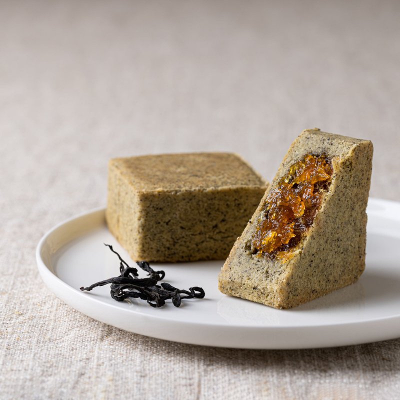 紅茶鳳梨酥 8入禮盒 台灣紅茶香 濃厚茶韻 - 零食/點心 - 新鮮食材 卡其色