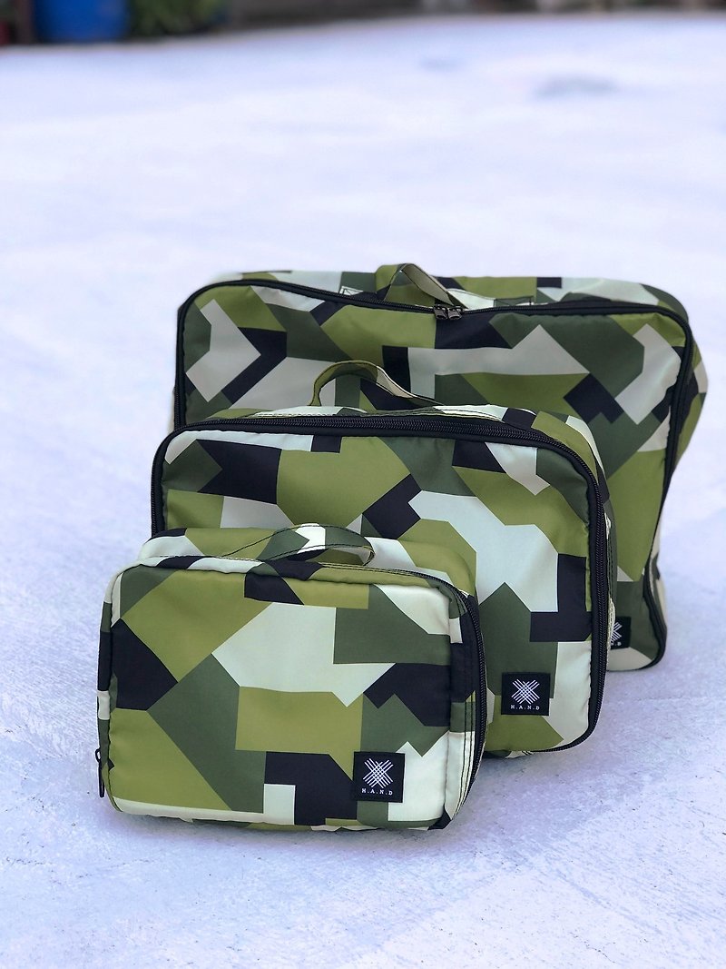 Gift water repellent lightweight design pattern light travel (set of three) travel storage bag – camouflage green - กล่องเก็บของ - วัสดุอื่นๆ สีเขียว