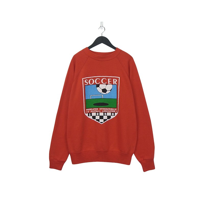 A‧PRANK :DOLLY :: Red Stereo Football Ancient University T(T802157) - เสื้อยืดผู้หญิง - ผ้าฝ้าย/ผ้าลินิน สีแดง