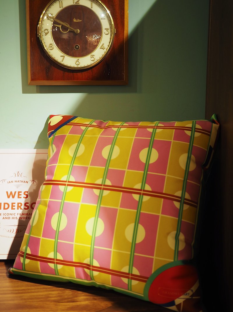 Homemade Imitation Silk Cushion Cushion Grandma Mary design - หมอน - ไฟเบอร์อื่นๆ สีเขียว