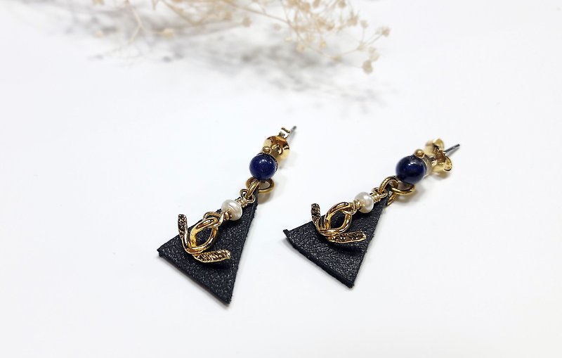 * Lapis lazuli earrings ◎ leather brass stainless steel earring Ear - ต่างหู - หนังแท้ 