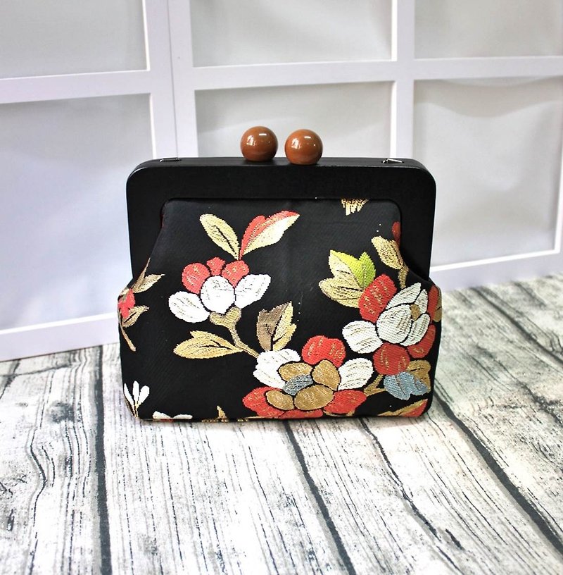 Flowers Pattern in Elegant Style - Kisslog handbag with Second handed Kimono Obi - กระเป๋าถือ - วัสดุอื่นๆ หลากหลายสี