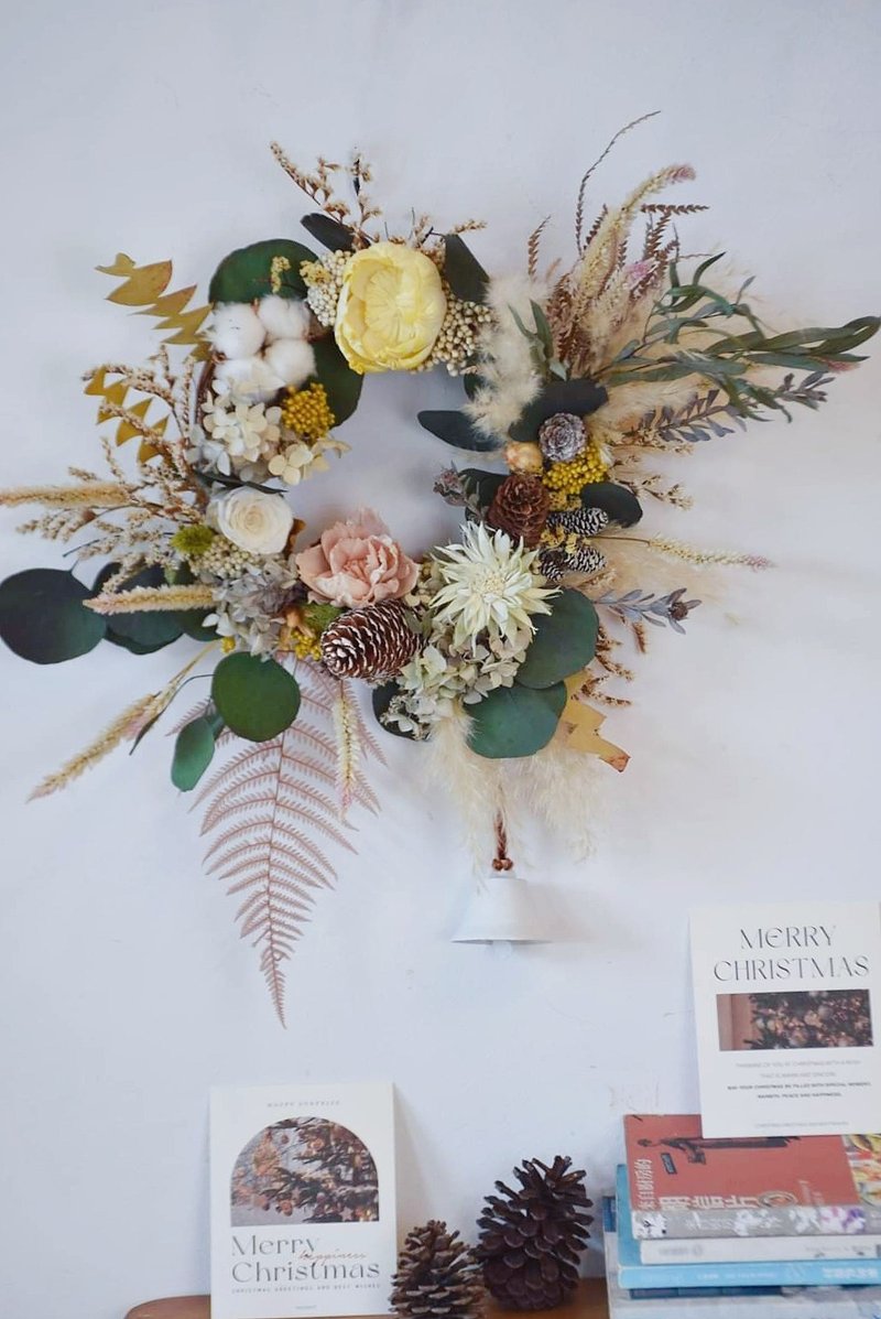 Light and elegant Christmas wreath - Dried Flowers & Bouquets - Plants & Flowers 