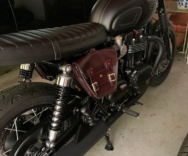 TRIUMPH（ダークブラウン）本革サイドバッグ T100,T120,ストリートツイン,スラクストンR用 - ショップ favoritebiker  ショルダーバッグ - Pinkoi