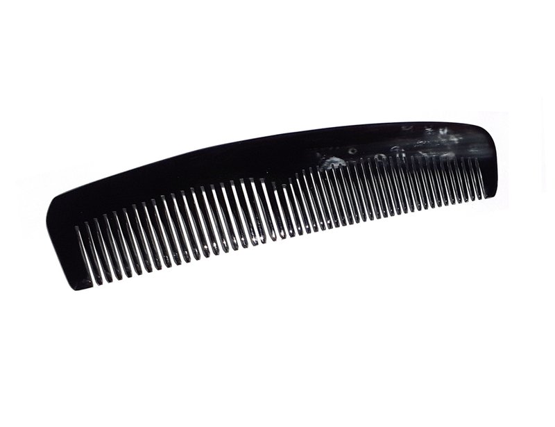 Handmade Hair Comb Anti-Static and Dandruff Resistant Combs from Buffalo Horn. - เครื่องประดับผม - วัสดุอีโค สีดำ