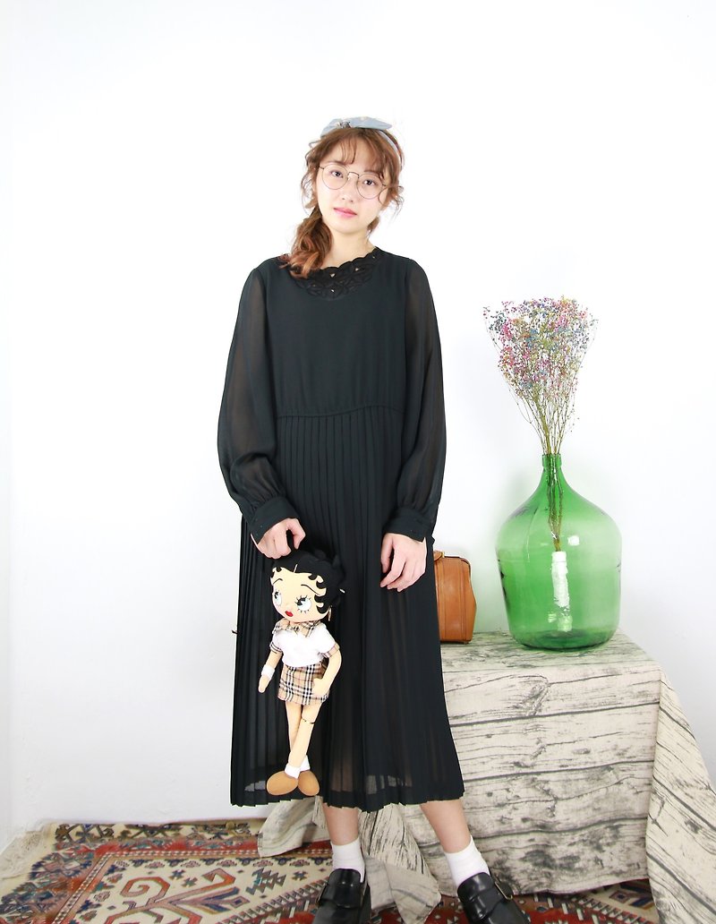 Back to Green:: Openwork vintage dress (D-13) - One Piece Dresses - Silk 