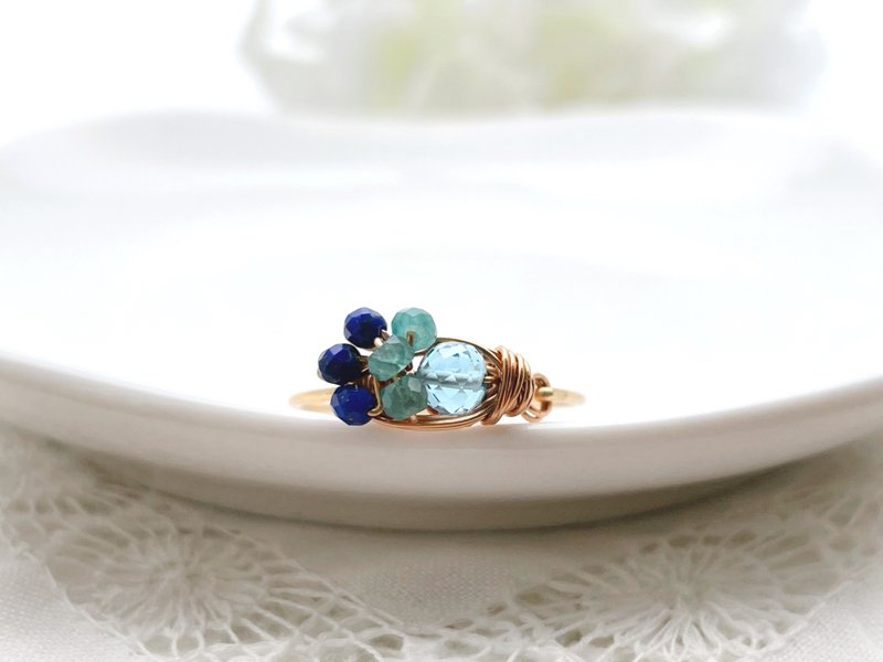 Maries garden - Blue Topaz Grandidierite Lapis Lazuli Wire Ring - แหวนทั่วไป - เครื่องเพชรพลอย สีน้ำเงิน