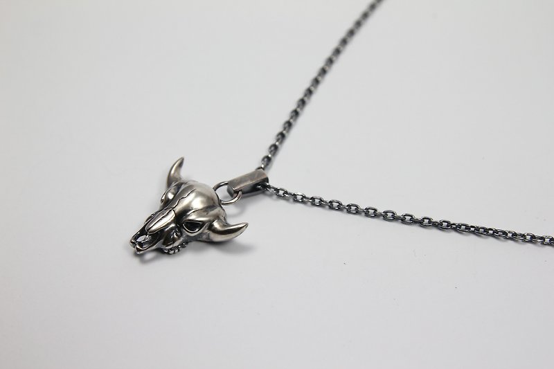 //haus// Bull bone necklace handmade silver - สร้อยคอ - โลหะ สีเงิน