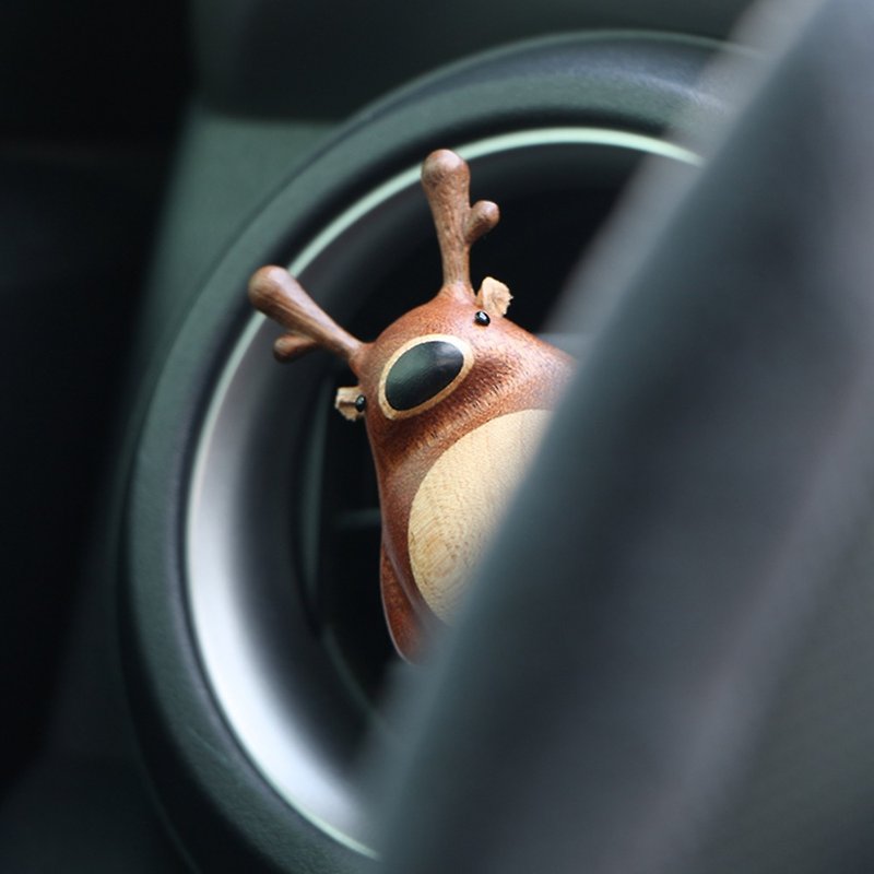 Deer car air conditioner air outlet aromatherapy fragrance car solid wood perfume decoration gifts for men and women - น้ำหอม - ไม้ 