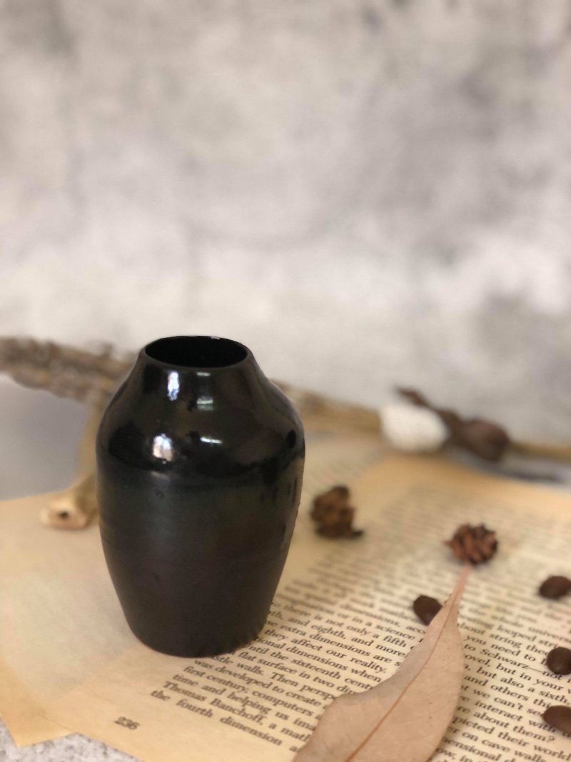落ち着いた二重の黒い花 - 花瓶・植木鉢 - 陶器 