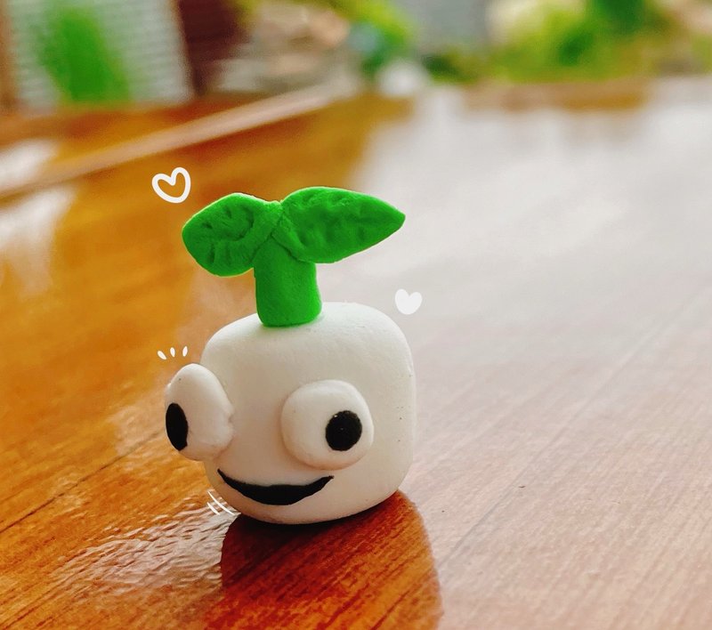 Candy Desk buddy, a funny white doll handmade from diatom clay with a leaf on its head. - 其他 - 其他材質 白色