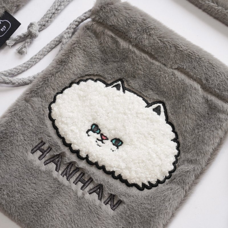 HanHan's iconic cat appears on everyday items. - Drawstring Bags - Polyester 