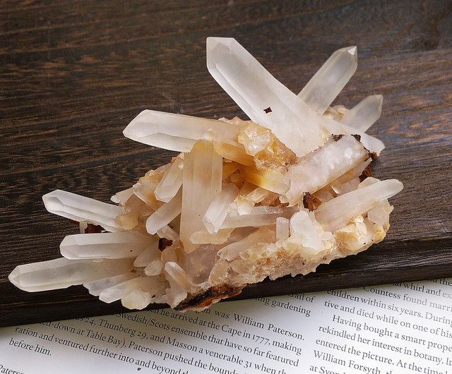 Crystal 馬達加斯加產地橘皮白水晶晶簇天然礦石原礦石話石說