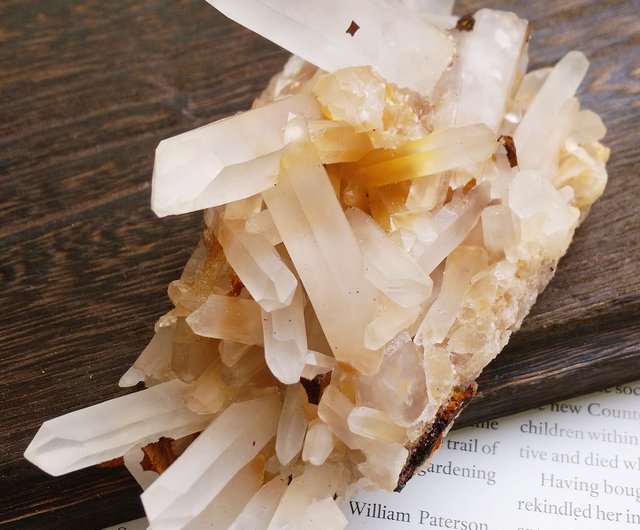橘　 水晶 Crystal 馬達加斯加產地橘皮白水晶晶簇天然礦石原礦石話石說