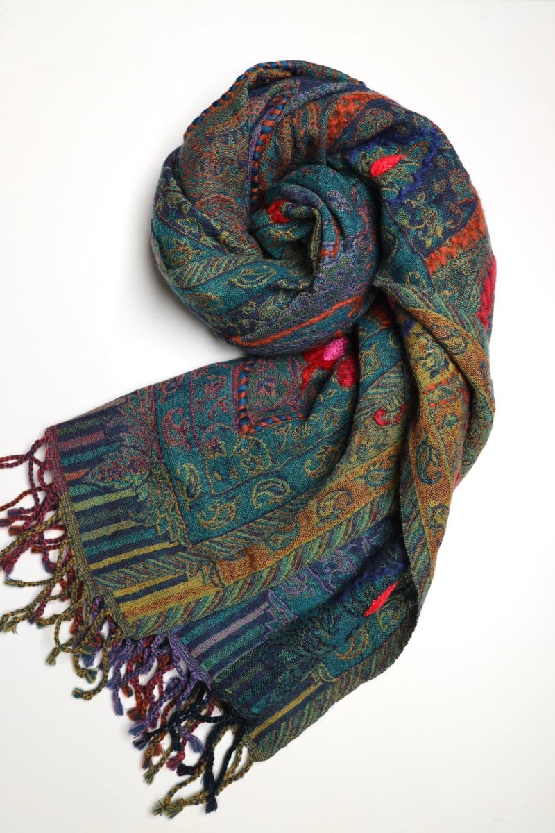 [Christmas Gift Box] Cashmere boiled wool hand-embroidered scarf shawl blue and green stripes ethnic style - ผ้าพันคอถัก - ขนแกะ สีเขียว