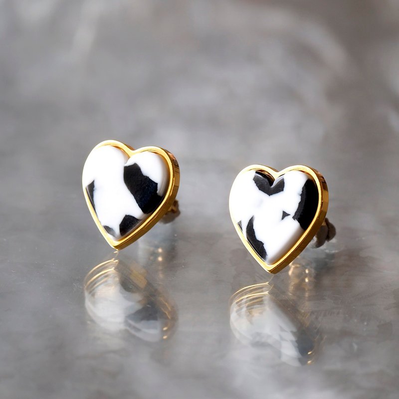 Heart stud earrings White and black - Earrings & Clip-ons - Other Metals White